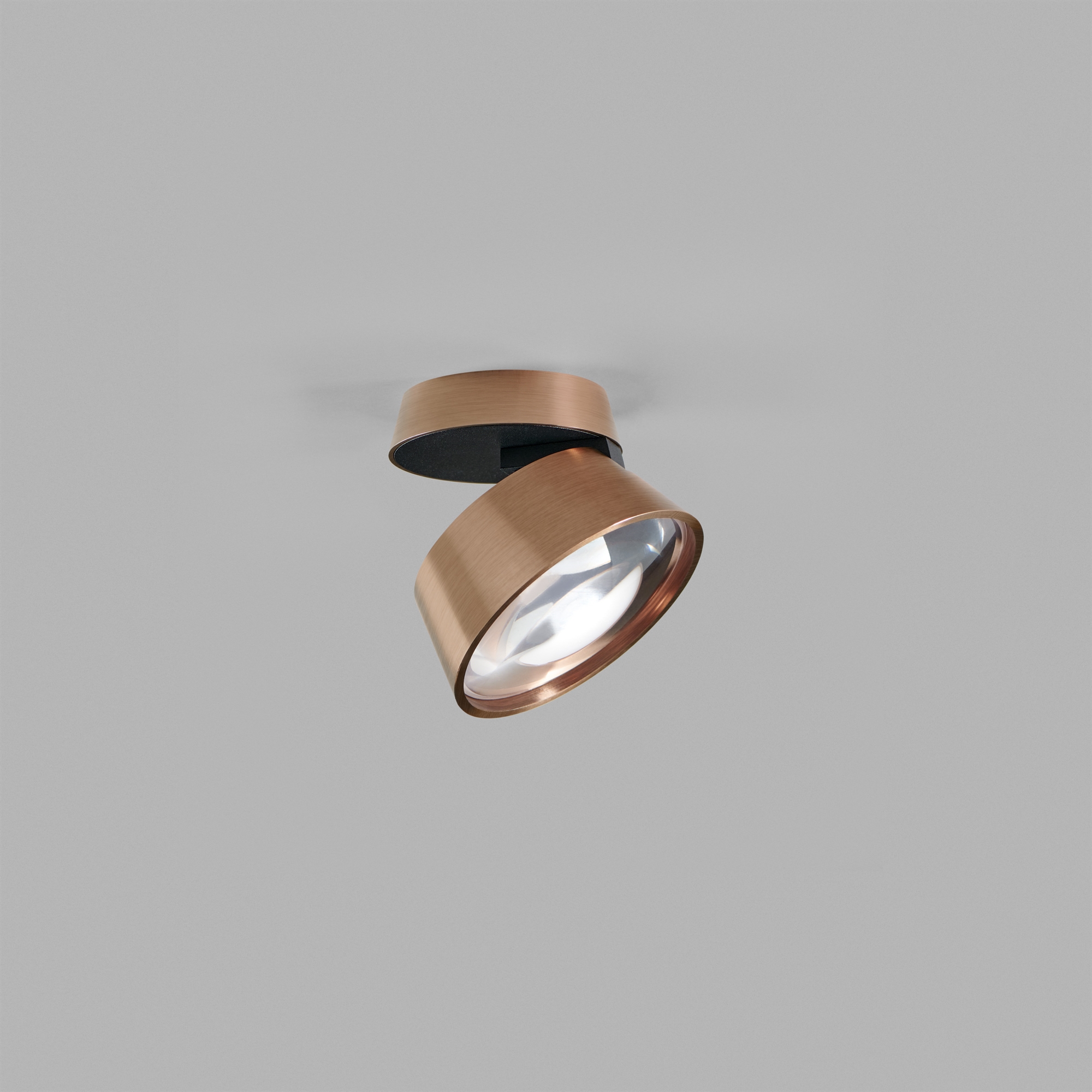 VANTAGE-1_Rose-Gold_Angle-1_270692_web-p
