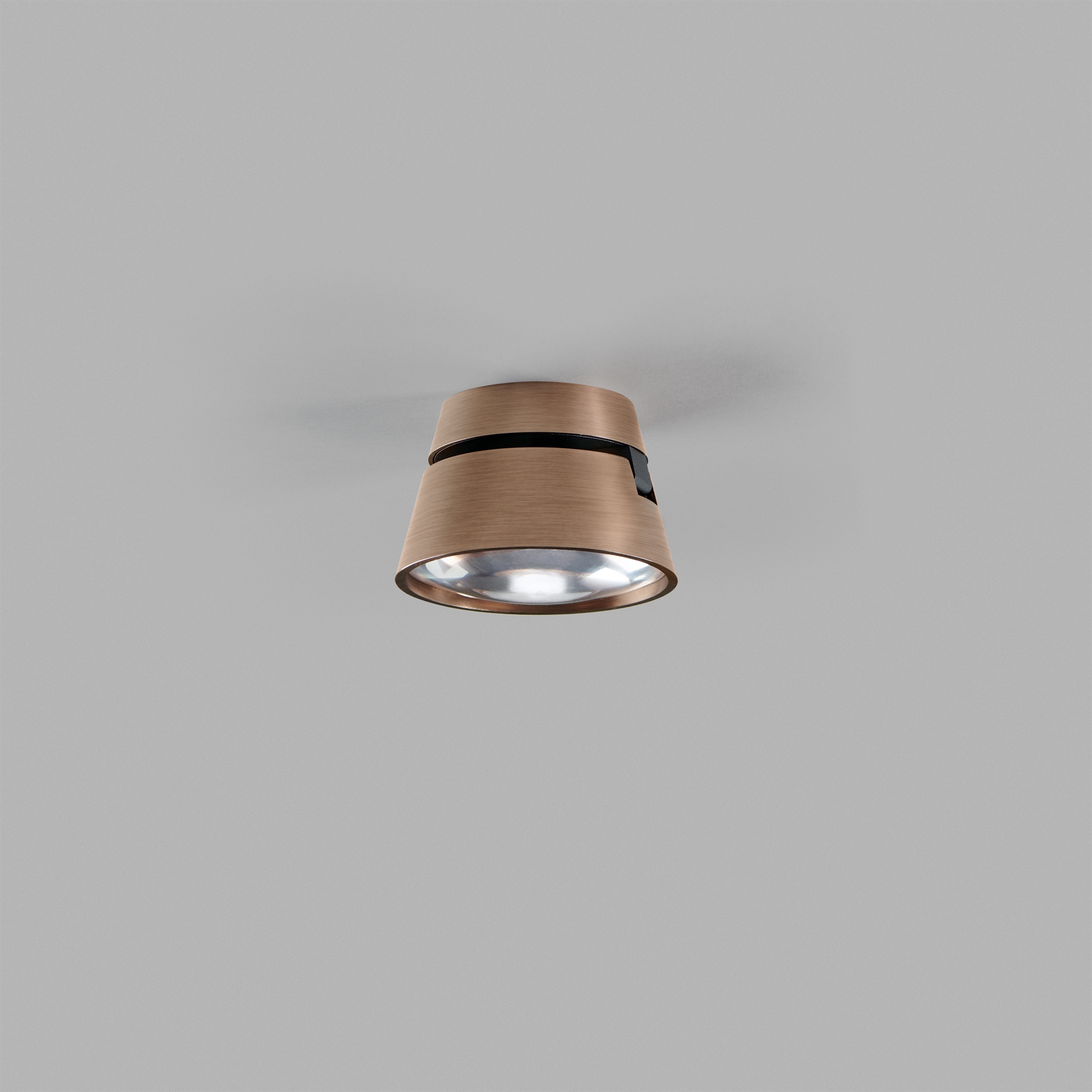 VANTAGE-1_Rose-Gold_Front_270692_web-p